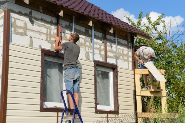 Cost of Handyman Siding Repair in Sacramento
