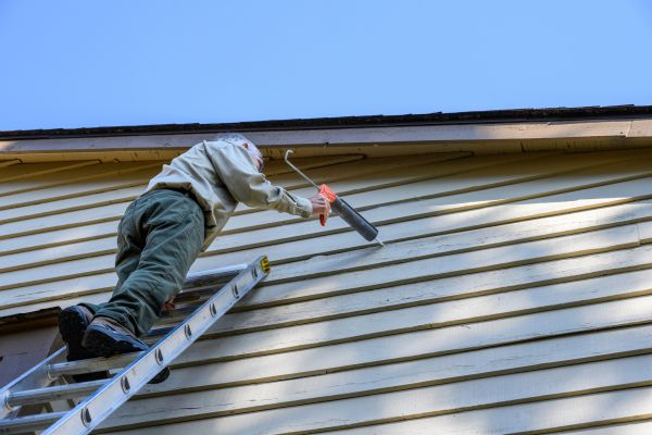 Vinyl Siding Caulk Repair in Sacramento